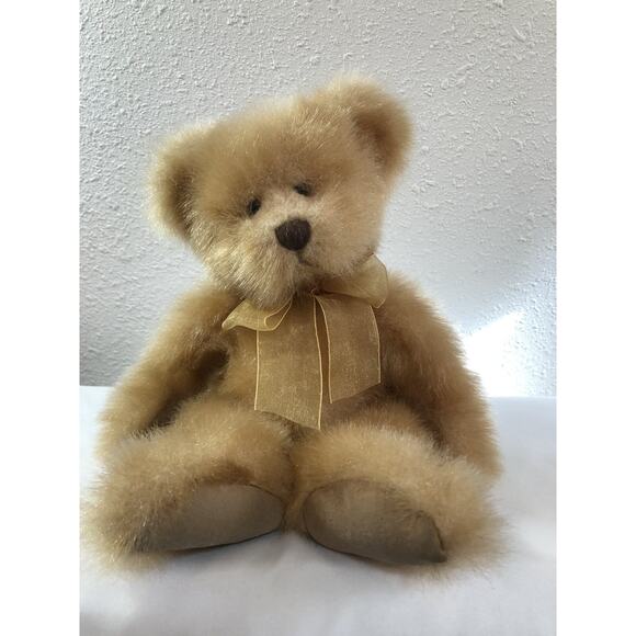 Russ Berrie Pennington‎ Teddy Bear From the Past Gold Shiny Velvet Paws Bow - Picture 1 of 6